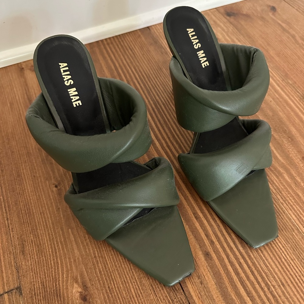 ALIAS MAE - ISSY HEEL IN OLIVE KID LEATHER